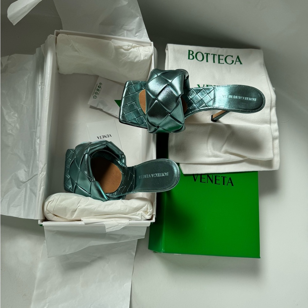 Bottega Veneta Green Women's Shoes